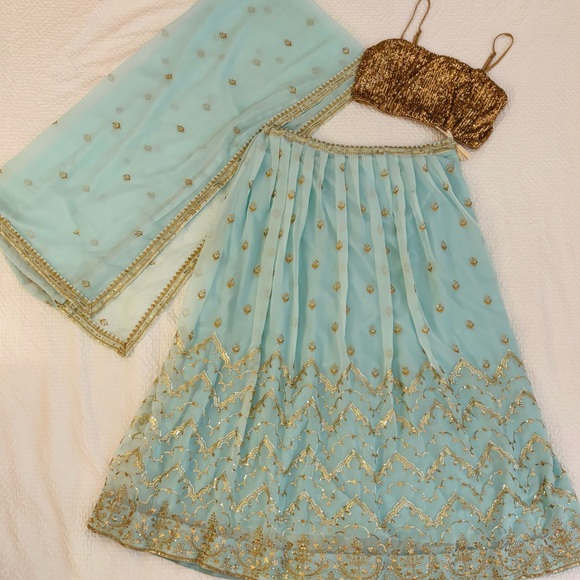 Blue and gold lehenga set - Picture 10 of 11